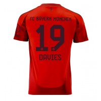 Camisa de Futebol Bayern Munich Alphonso Davies #19 Equipamento Principal 2024-25 Manga Curta